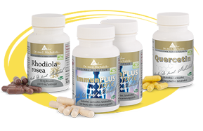 Quatre bouteilles de compléments alimentaires : Rhodiola Rosea, ImmunPLUS, Quercétine, différents types de capsules, couleurs vives, vue de face.