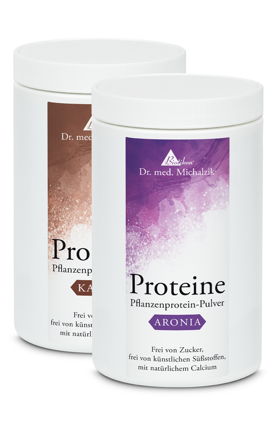Poudre de Protéine Végétale Aronia – 400 g Deux boîtes de poudre de protéine végétale en blanc, saveurs Aronia et cacao, 400 g.