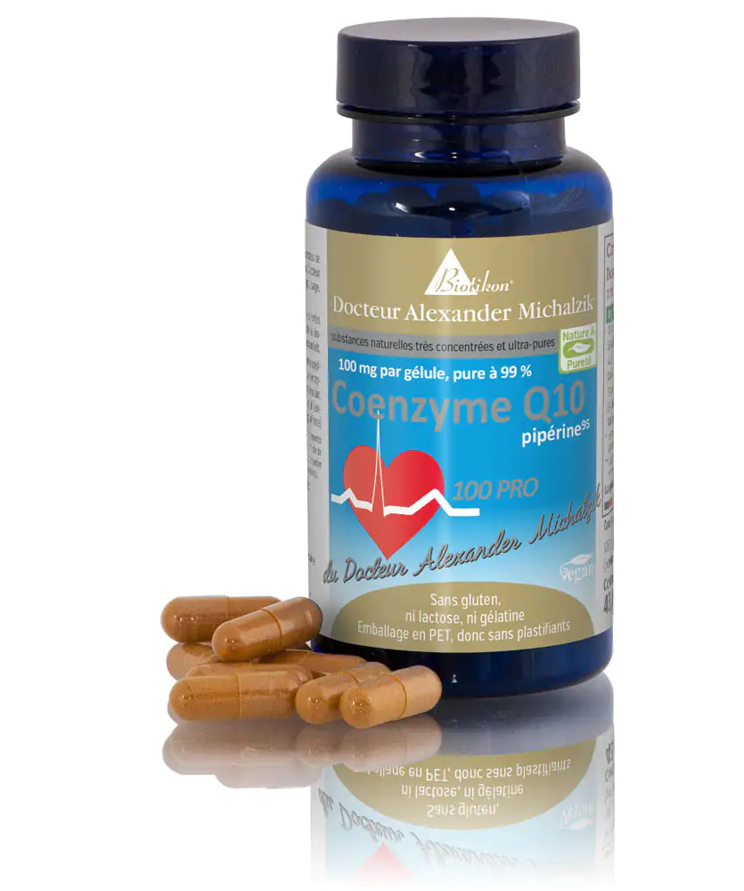 Coenzyme Q10 100 mg – Capsules Bouteille bleue contenant des capsules de Coenzyme Q10, 100 mg par capsule, avec des capsules brunes au premier plan.