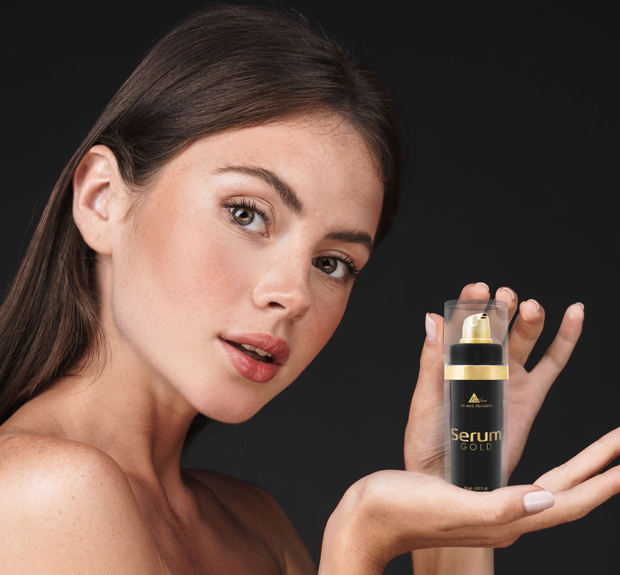 femme-au-bouteille femme-au-bouteille